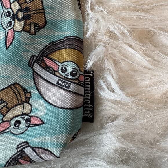 Loungefly Star Wars The Mandalorian Grogu Passport Crossbody Bag The‎ Child NWT - Picture 8 of 8